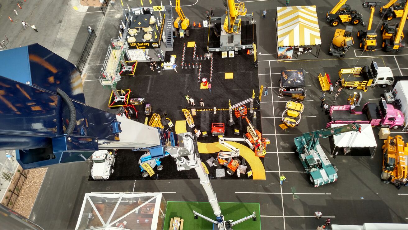 model of a construction during IPAF CONEXPO